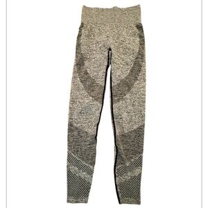 PINK Victoria's Secret Gray Two Tone Leggings with Cutouts Size XS